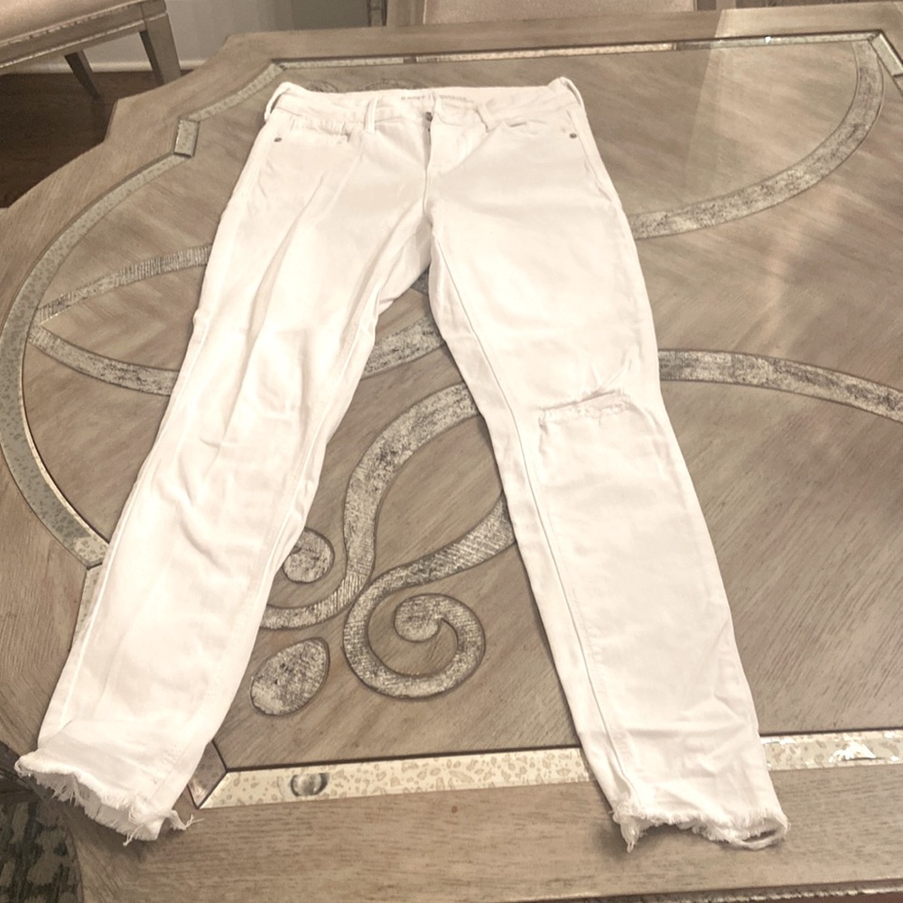 Old Navy White Skinny Leg Jeans with distressing size 2